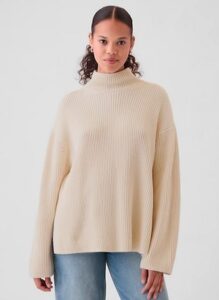 GAP – Oversized Split-Hem Mockneck Sweater GAP – Oversized Split-Hem Mockneck Sweater