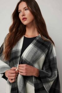 Ardene – Plaid Shawl Ardene – Plaid Shawl
